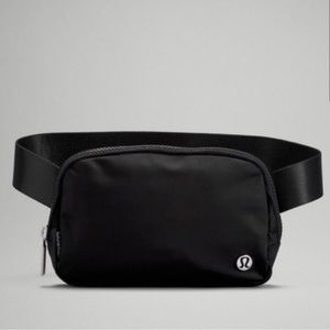 NWT Lululemon Everywhere Belt Bag 1L in Black!! ✨